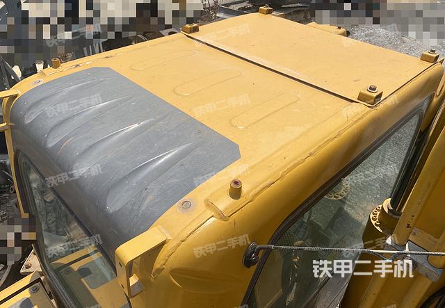 駕駛室頂部（整機外觀）