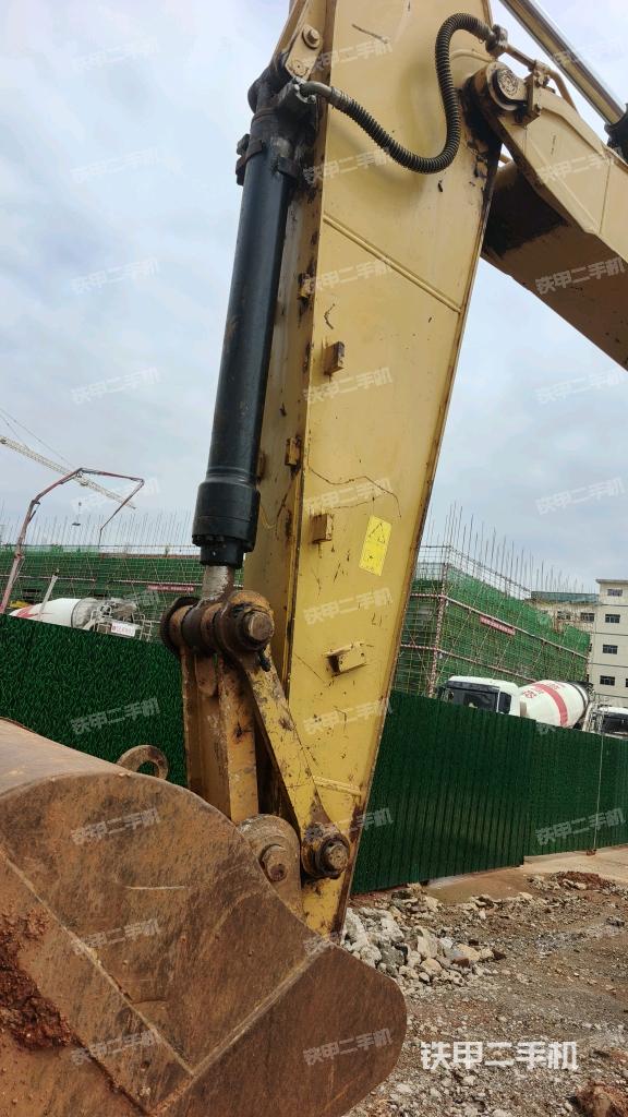 小臂整體左后（工作和回轉裝置）