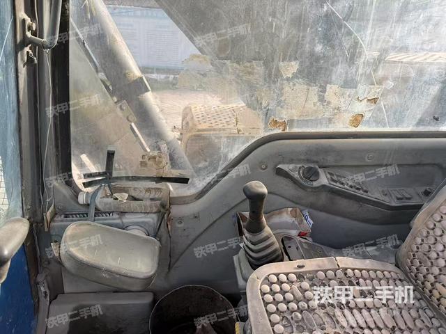 駕駛室整體（整機(jī)外觀）