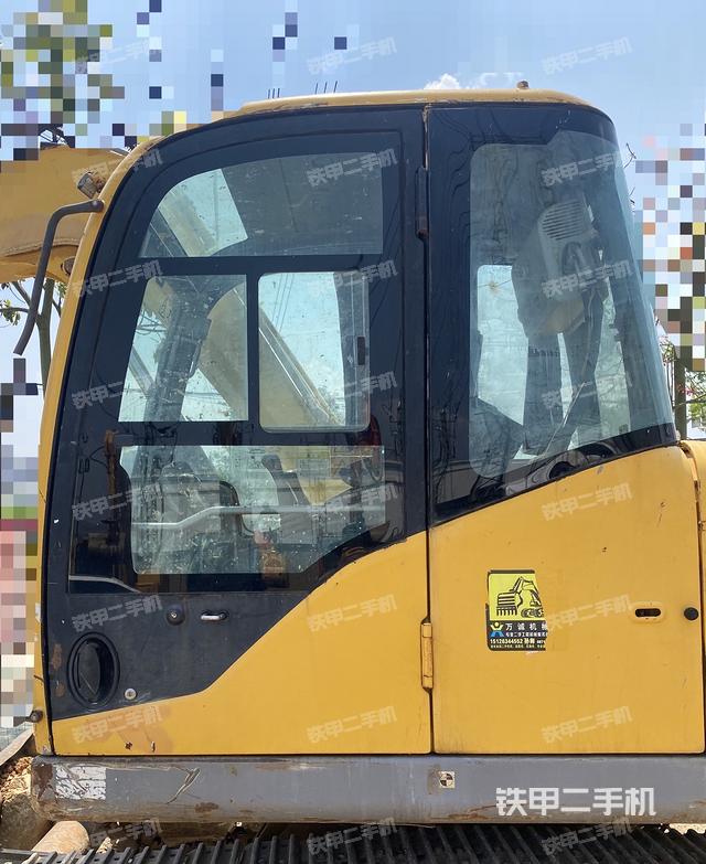 駕駛室整體（整機(jī)外觀）