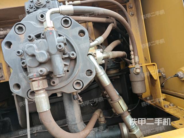 液壓泵斜45?右（大件艙室）