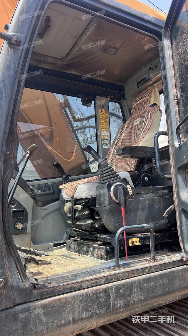 驾驶室整体（整机外观）