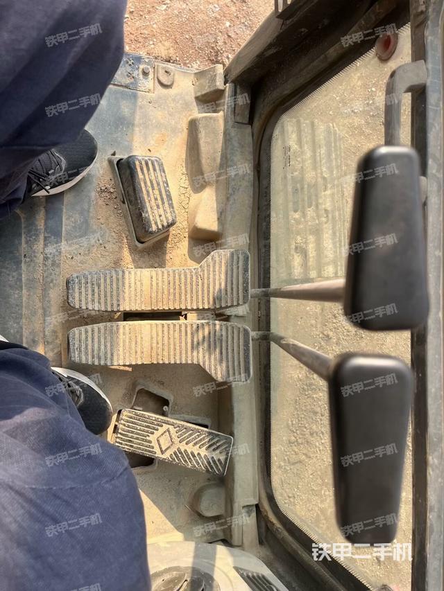 后窗玻璃角標(biāo)（駕駛室部分）