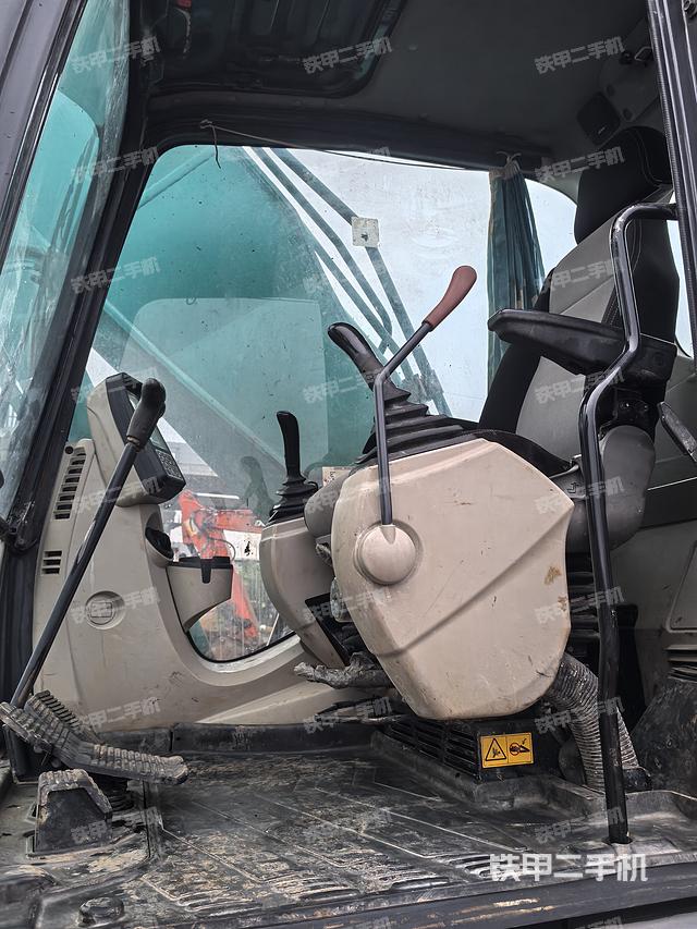 驾驶室整体（整机外观）