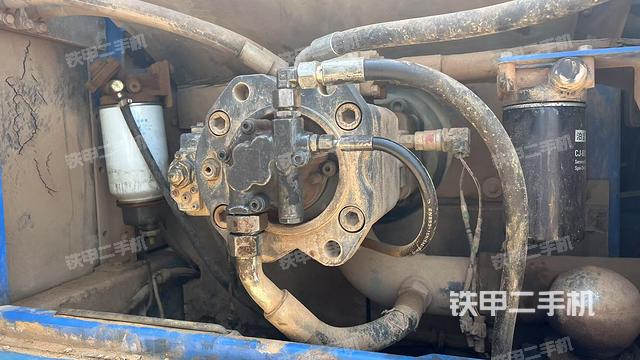 液壓泵斜45?右（大件艙室）