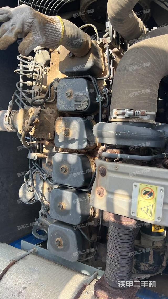 發(fā)動(dòng)機(jī)室（上車(chē)部件）