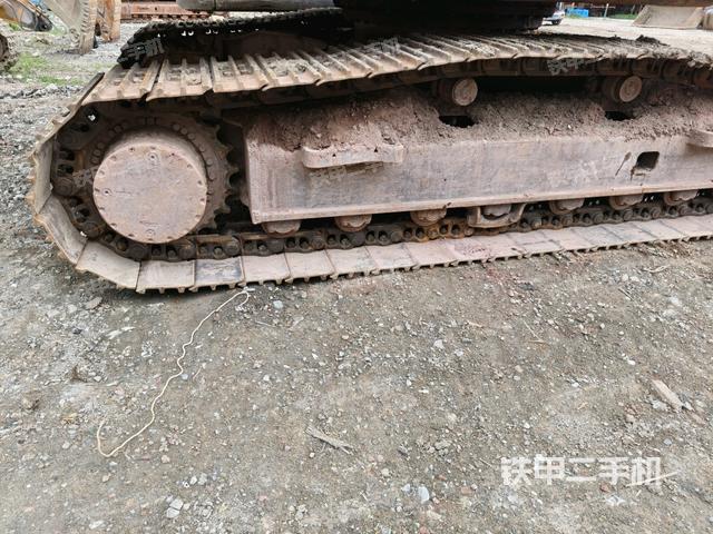 右側(cè)履帶整體(行走機(jī)構(gòu)) 右側(cè)履帶整體(行走機(jī)構(gòu))