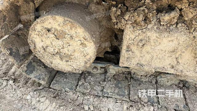 右驅(qū)動(dòng)輪（行走機(jī)構(gòu)）