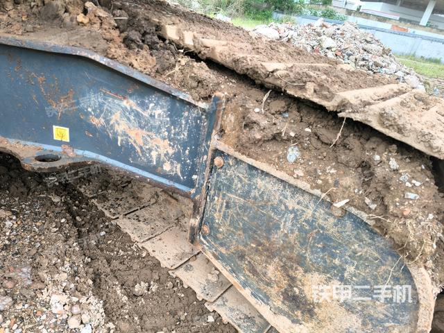 右驅動輪（行走機構）