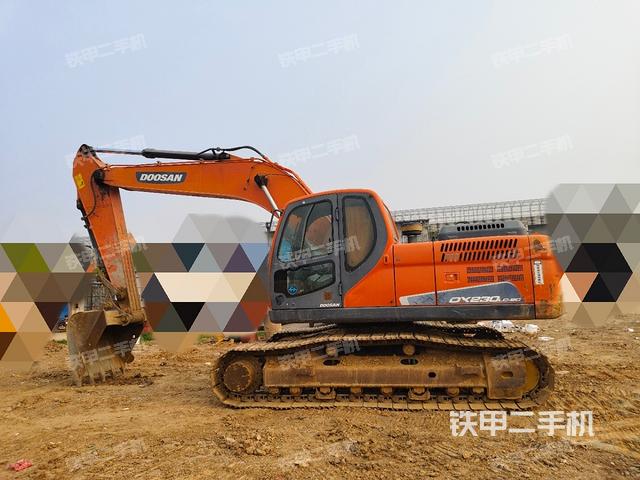 斗山DX220LC-9C挖掘機