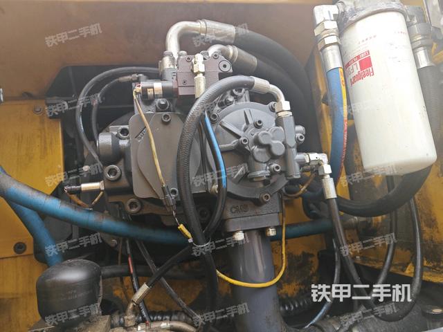 液壓泵斜45?左（大件艙室）