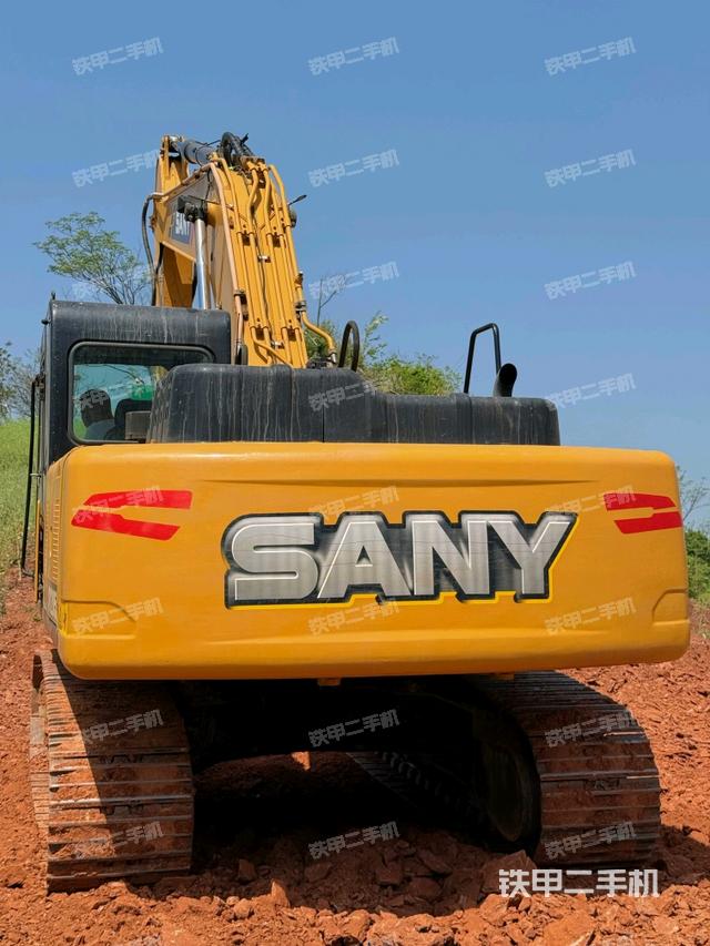 駕駛室頂部（整機(jī)外觀）