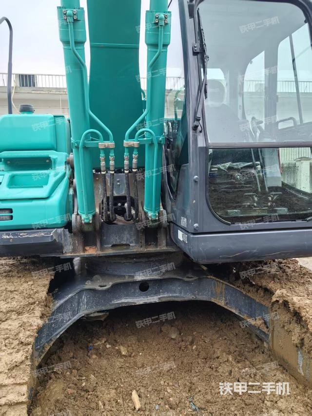 駕駛室整體（整機(jī)外觀）