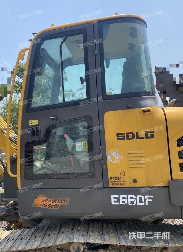 駕駛室整體（整機(jī)外觀）