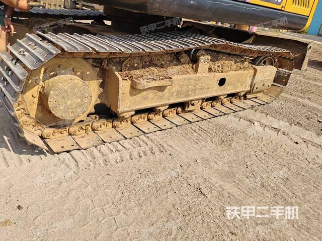 單側(cè)履帶整體（整機(jī)外觀）