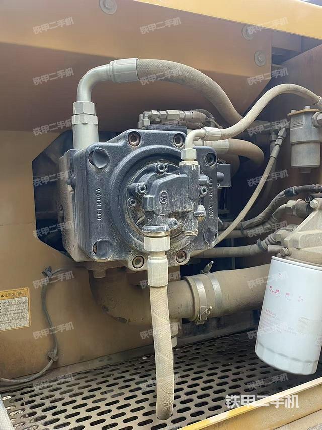 液壓泵斜45?左（大件艙室）