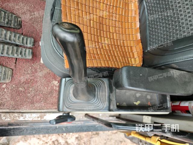 座椅左側(cè)控制臺(tái)/音響/含左手柄（駕駛室部分）