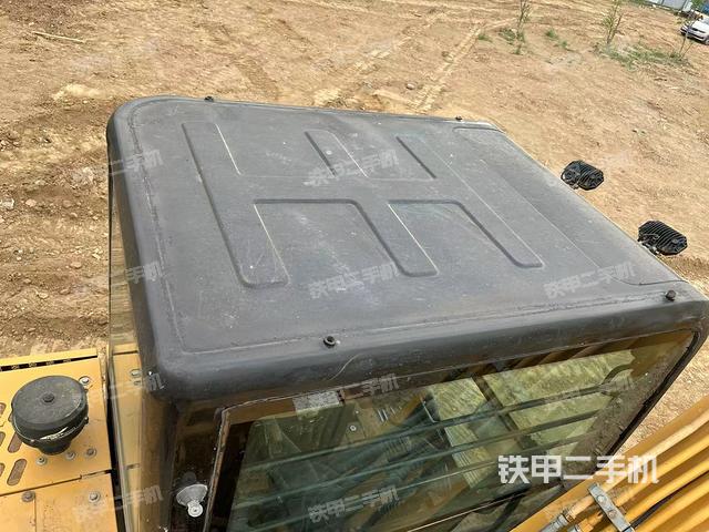 駕駛室頂部(整機外觀) 駕駛室頂部(整機外觀)