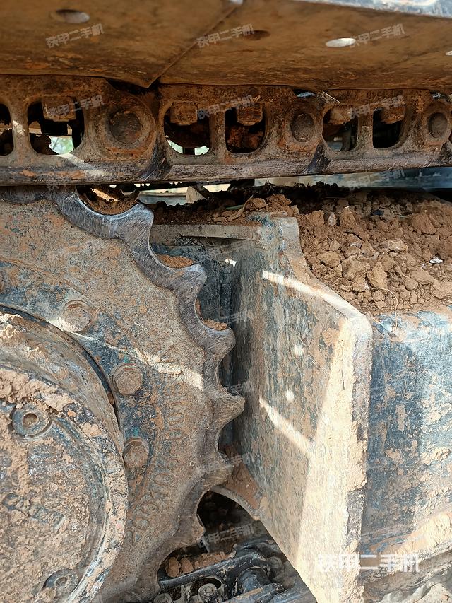 單側(cè)履帶整體（整機(jī)外觀）