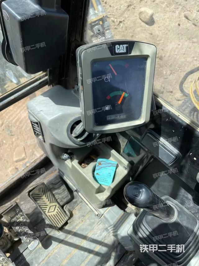 駕駛室整體(整機外觀) 駕駛室整體(整機外觀)