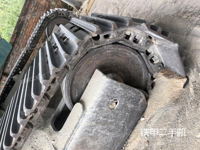 左側(cè)行走馬達(dá)蓋板（行走機(jī)構(gòu)）