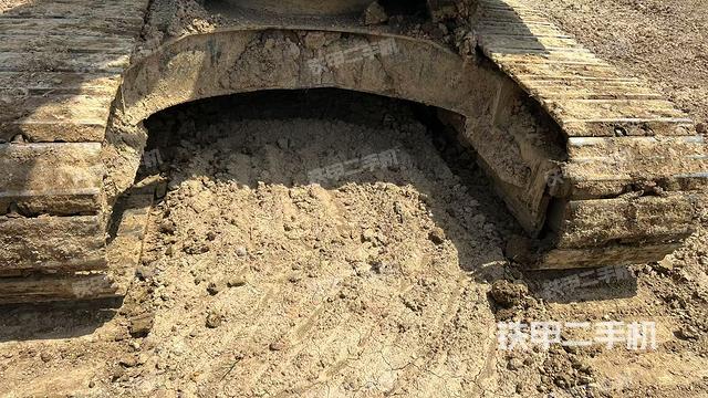 轉(zhuǎn)盤(pán)和下車(chē)架正前（工作和回轉(zhuǎn)裝置）