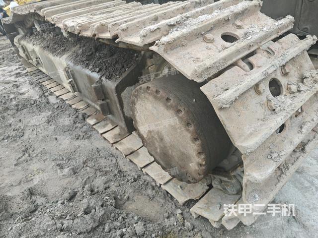 左側(cè)履帶整體?（行走機(jī)構(gòu)）