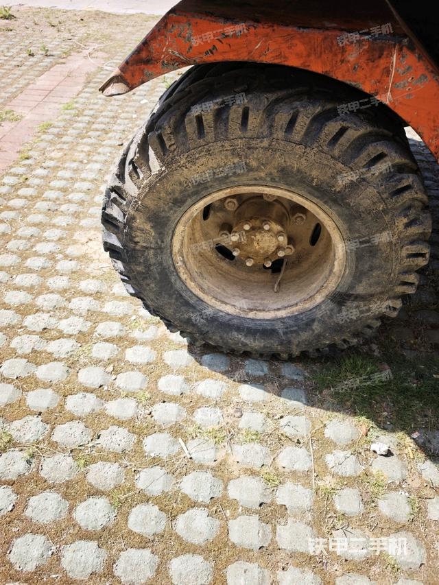 右驅(qū)動(dòng)輪（行走機(jī)構(gòu)）