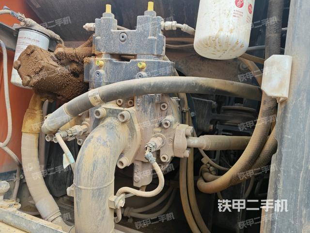 液壓泵斜45?左(大件艙室) 液壓泵斜45?左(大件艙室)