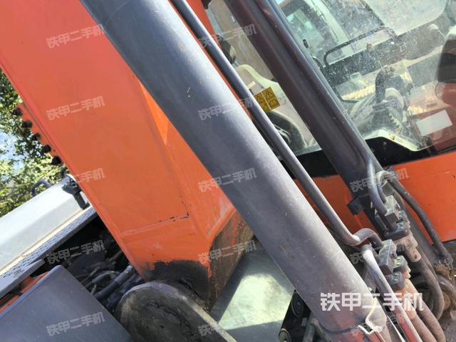 大臂根部?斜視(工作和回轉裝置) 大臂根部?斜視(工作和回轉裝置)