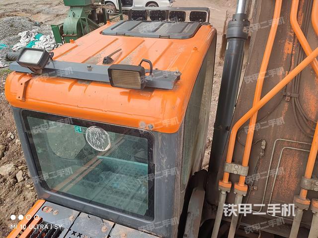 駕駛室頂部俯視(上車部件) 駕駛室頂部俯視(上車部件)