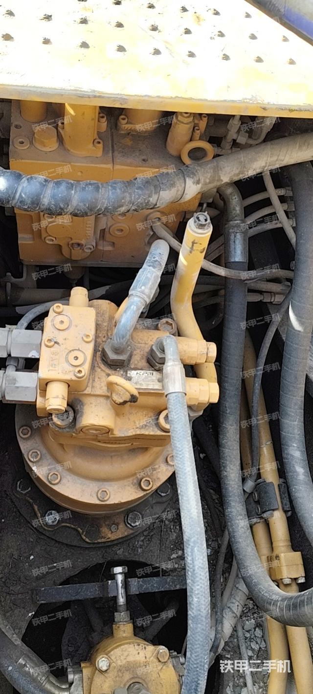 回轉(zhuǎn)馬達(dá)和主控閥（整機(jī)外觀）