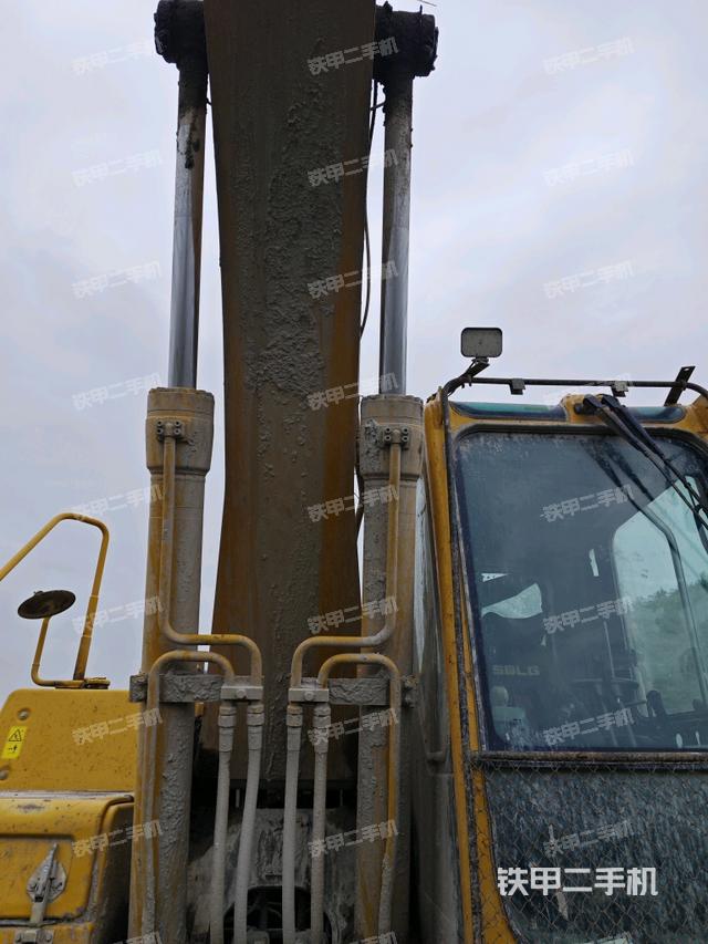 大臂油缸整體?豎拍(工作和回轉(zhuǎn)裝置) 大臂油缸整體?豎拍(工作和回轉(zhuǎn)裝置)