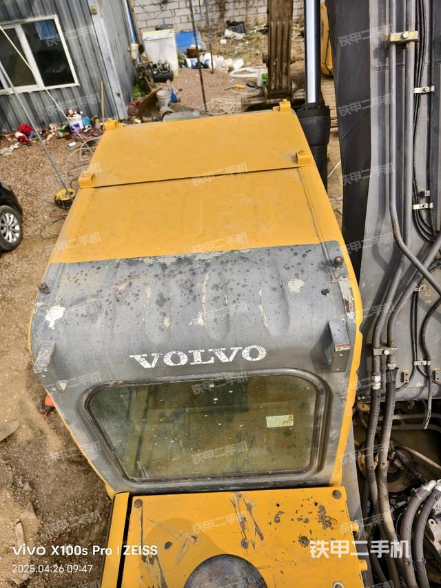 駕駛室頂部（整機外觀）