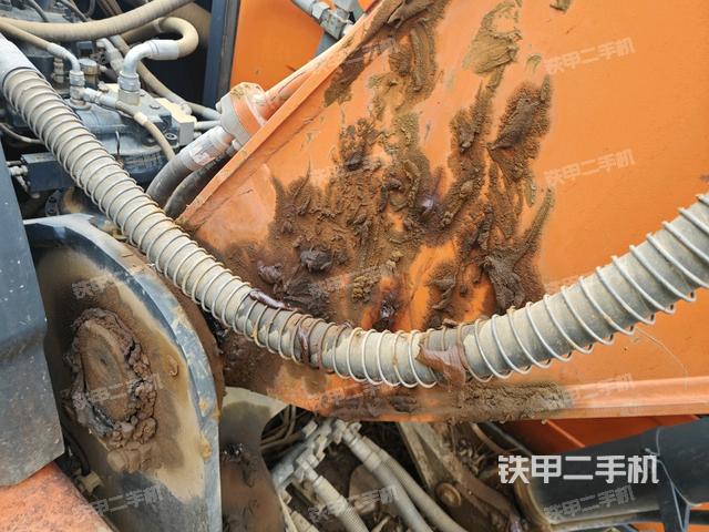 大臂根部?斜視(工作和回轉(zhuǎn)裝置) 大臂根部?斜視(工作和回轉(zhuǎn)裝置)