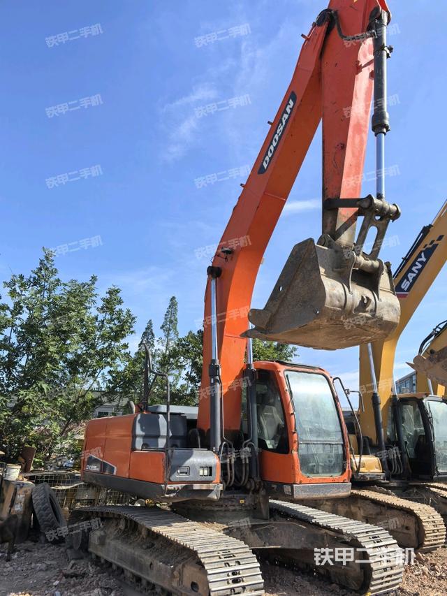 右前45(整機外觀) 右前45(整機外觀)