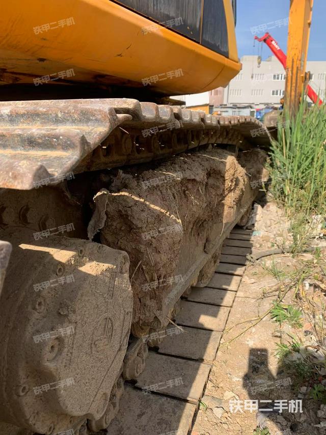 單側(cè)履帶整體（整機(jī)外觀）