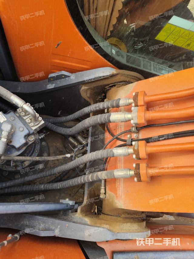 駕駛室頂部（整機(jī)外觀）