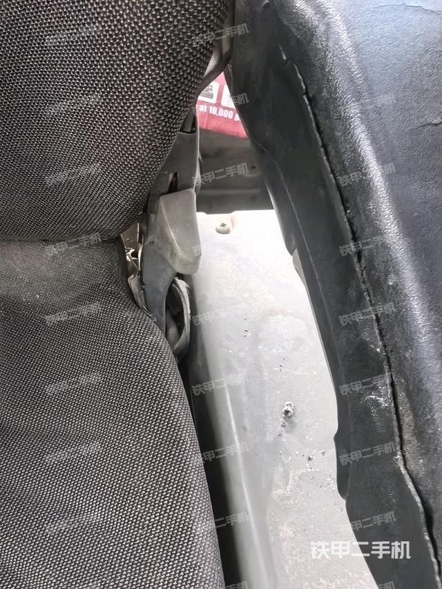 座椅左側(cè)控制臺(tái)/音響/含左手柄（駕駛室部分）