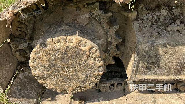 左驅(qū)動輪（行走機(jī)構(gòu)）