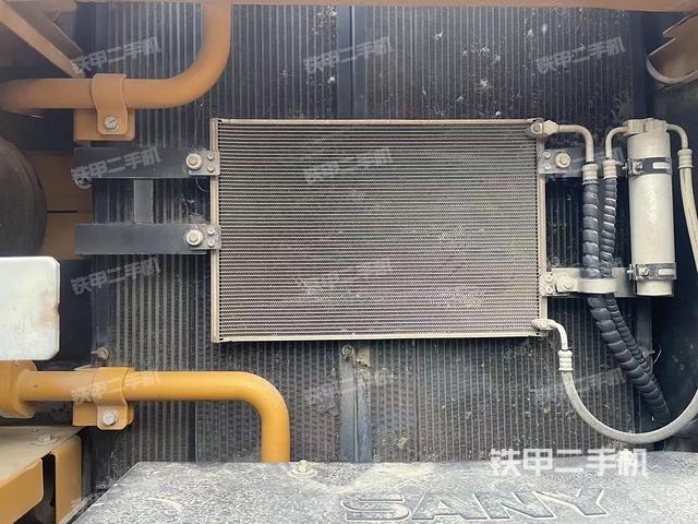 散熱器正面（大件艙室）