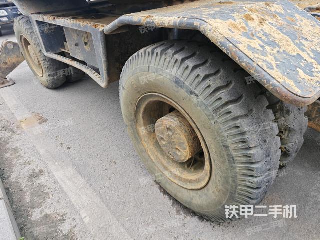 右側(cè)履帶整體(行走機(jī)構(gòu)) 右側(cè)履帶整體(行走機(jī)構(gòu))