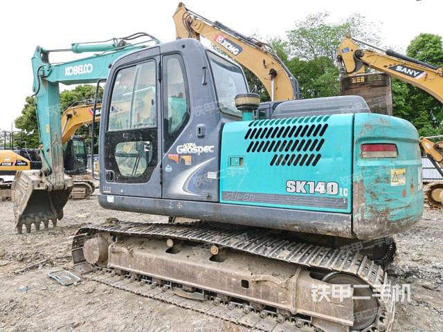 神鋼SK140LC-8挖掘機(jī)