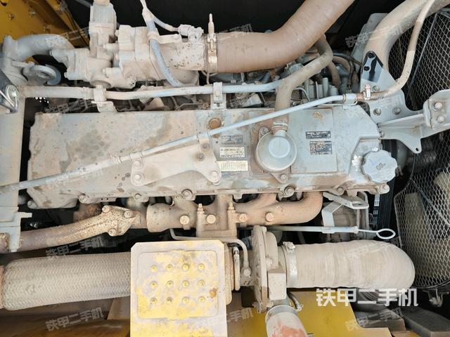 氣門(mén)室蓋螺絲特寫(xiě)（上車(chē)部件）