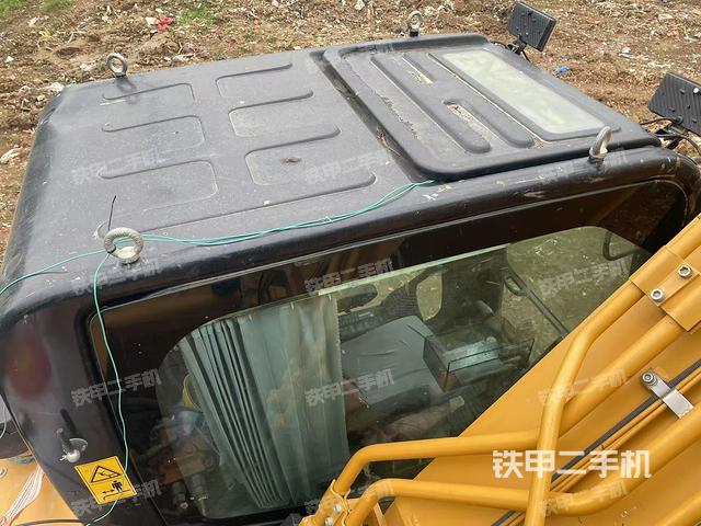 駕駛室頂部俯視（上車(chē)部件）