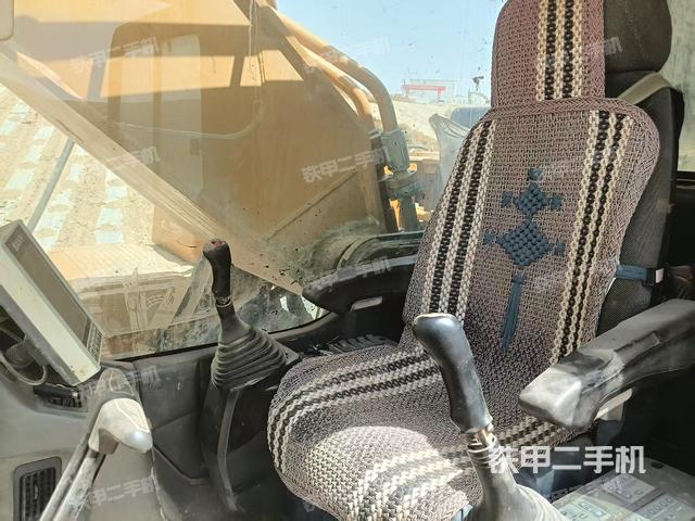 駕駛室整體（整機外觀）