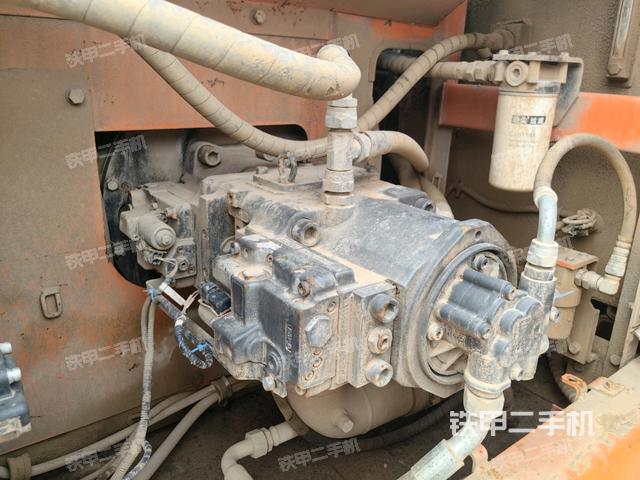 液壓泵斜45?左（大件艙室）