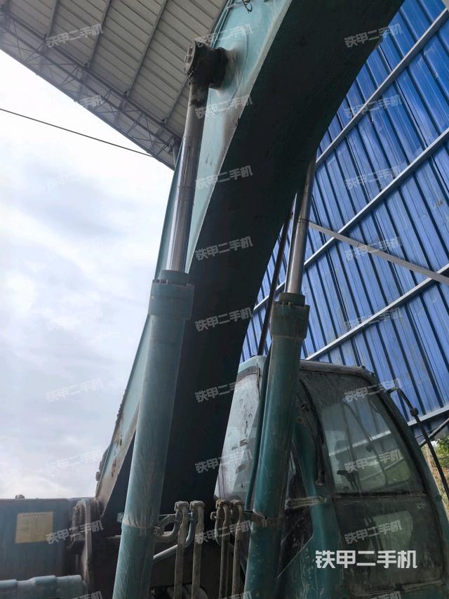 大臂油缸整體?豎拍（工作和回轉(zhuǎn)裝置）