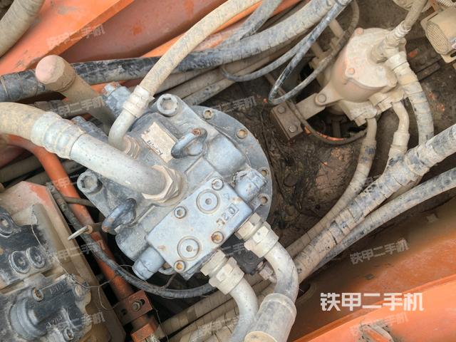 回轉(zhuǎn)馬達(dá)（上車部件）