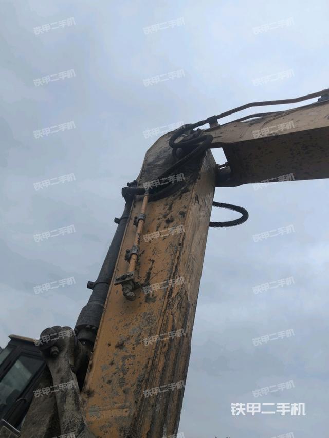 小臂整體左后(工作和回轉(zhuǎn)裝置) 小臂整體左后(工作和回轉(zhuǎn)裝置)
